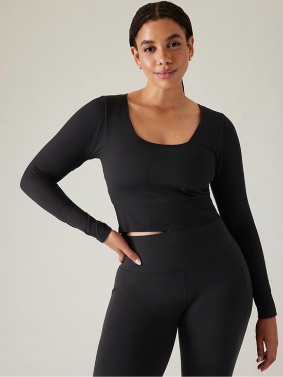 Athleta Tops - Athleta Aurora Black Long-Sleeve Scoop Crop Top